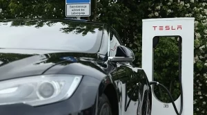 Още проблеми за Tesla - масово отказват поръчките на Model 3