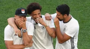 {{ otherArticle[0].article.title }}