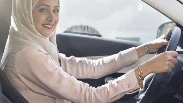 Жените в Саудитска Арабия вече могат и да шофират