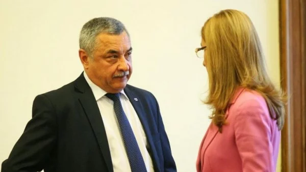 Разделянето на курортите на "тихи" и "шумни" са глупотевините на министър Ангелкова