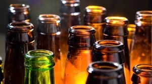 Защо бирените бутилки са винаги кафяви или зелени