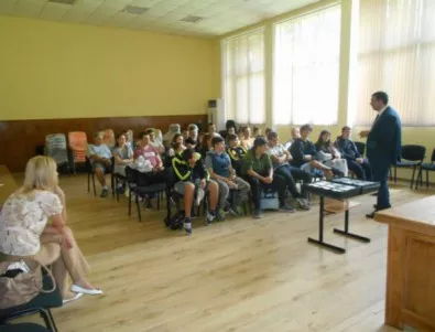 Зам.-началникът на II-ро РУ изнесе лекция за вредата от наркотиците в училищата в Тетевен