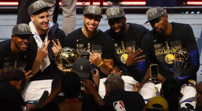ВИДЕО: Голдън Стейт спечели втора поредна титла в НБА