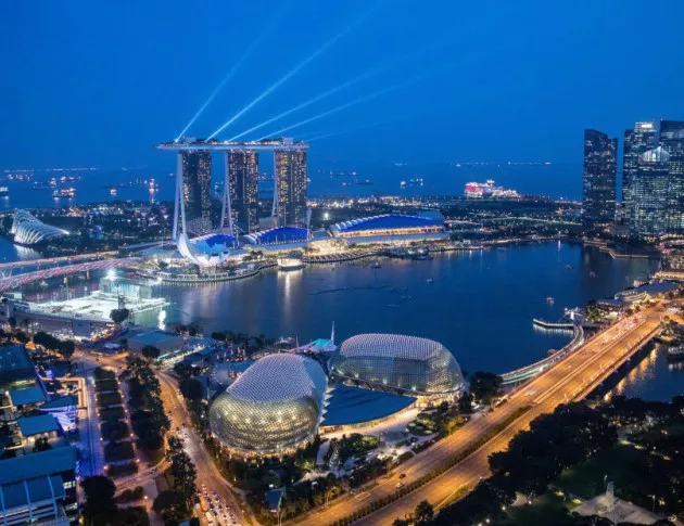 Сингапур става независима от Великобритания държава