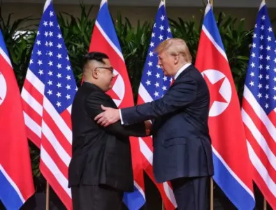 Тръмп и Ким Чен Ун започнаха същинските преговори, не пуснаха знакови репортери на вечерята им