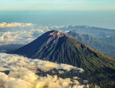 Събуди се един от най-големите вулкани на остров Бали