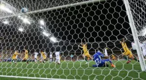 ВИДЕО: Вратарят на Индия направи спасяването на века