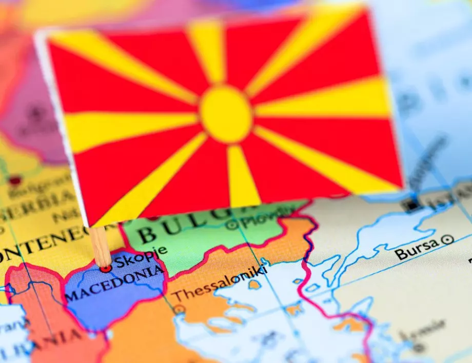 Коментар №3 на седмицата: Ако македонците искат да избягат от сръбския Биг Брадър, сега е моментът