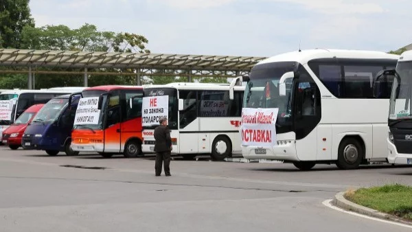 Транспортният бранш се обяви срещу новите екотакси, планират протести