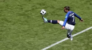 ВИДЕО: Симулира ли Гризман за фаул при първия гол? 