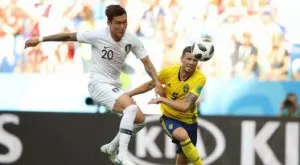 Гол от дузпа бе достатъчен на Швеция, за да сломи Южна Корея