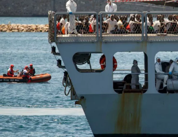 Италия ще задържи корабите на германска НПО