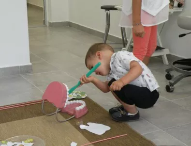 Как да научим детето си да посещава зъболекар