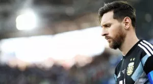 ВИДЕО: Меси единствен от аржентинците отиде при феновете преди Исландия