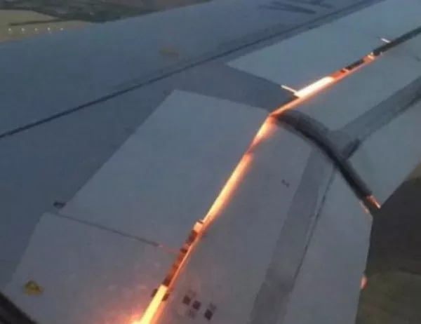 Самолетът на Саудитска Арабия пламна в небето (ВИДЕО)