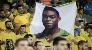 Пеле отрече да е поправял профила си заради рекорда на Роналдо