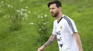 ВИДЕО: Настаняват Меси и Аржентина в хотел с лика на Роналдо