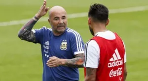 Играчите на Аржентина на бунт срещу треньора, тлъста неустойка го пази