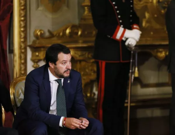 Скандал с подкуп тресе управляващата коалиция в Италия