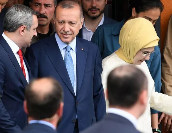 Опозицията в Турция съобщи за опити за измама на изборите, Ердоган отрича