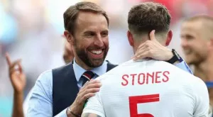 {{ otherArticle[0].article.title }}