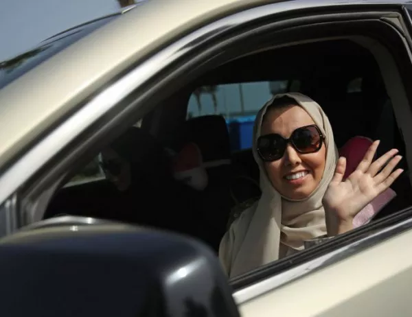 Телевизионна водеща избяга от Саудитска Арабия, за да не бъде съдена заради облеклото ѝ