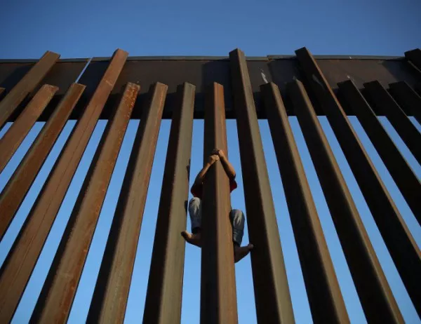 Има одобрение за 1 млрд. долара за стената на Тръмп с Мексико