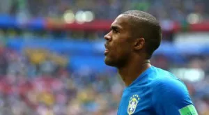 Дисквалификация от пет мача грози побеснелия Дъглас Коста