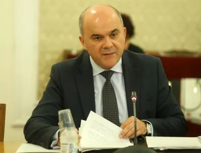 Премиерът Борисов поиска и прие оставката на Бисер Петков