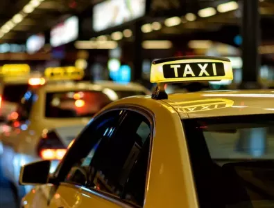 Таксиметровите шофьори в Гърция спират работа, искат увеличение на минималната тарифа 