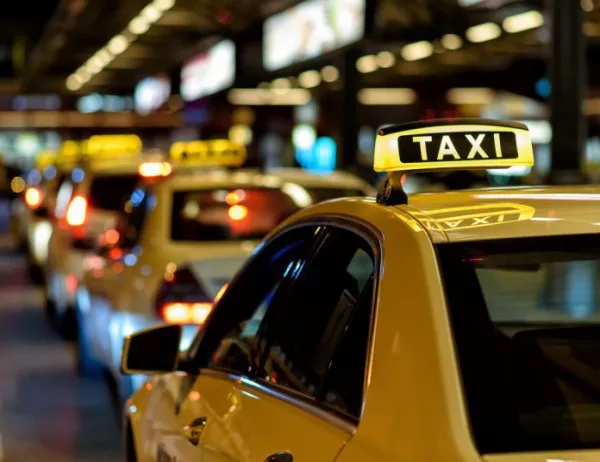 Таксиметровите шофьори във Варна спират да приемат поръчки