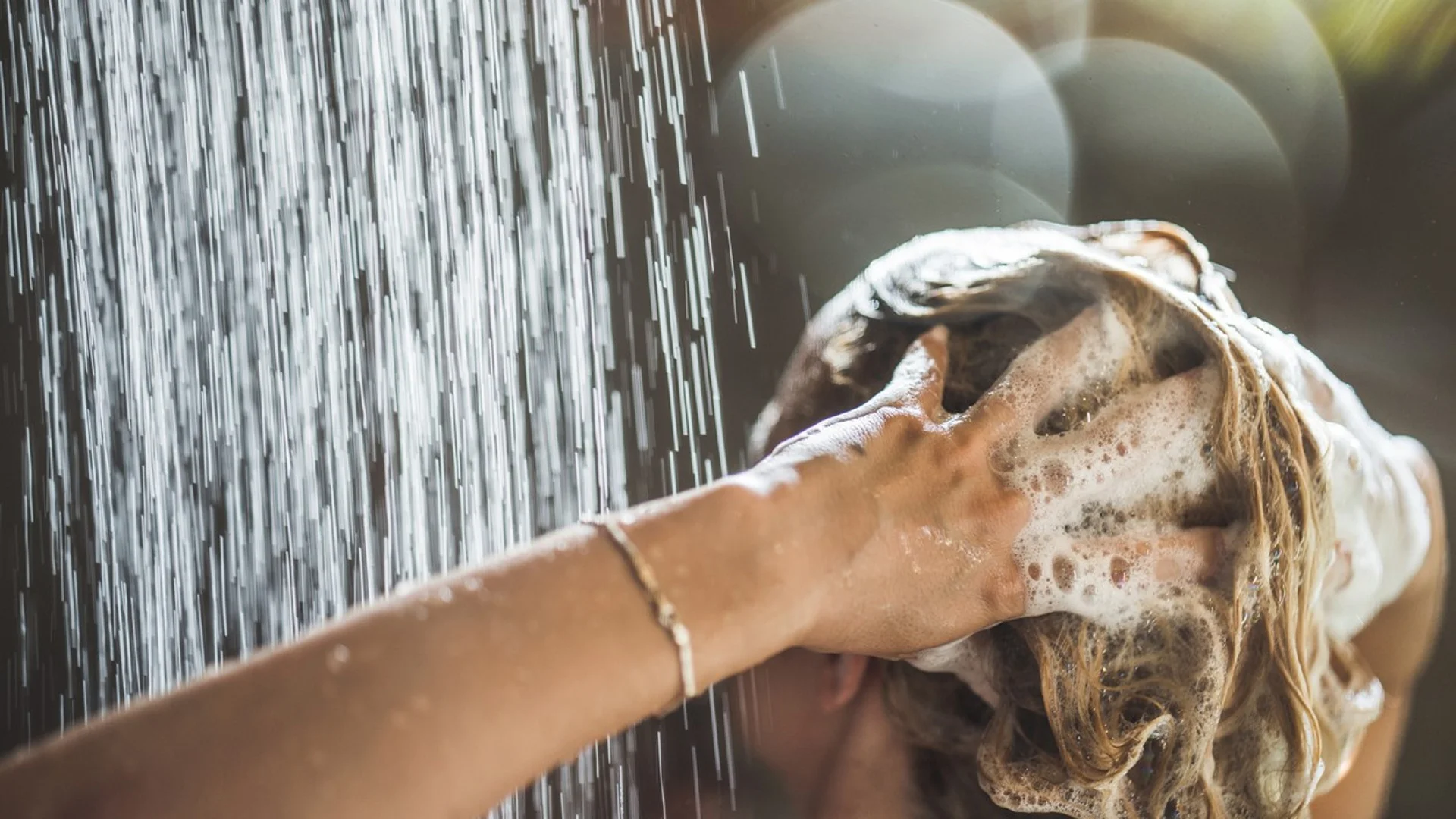 Как къпането ни помага да пестим вода 