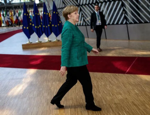 Меркел e получила съгласие на 14 членки на ЕС за връщане на мигранти