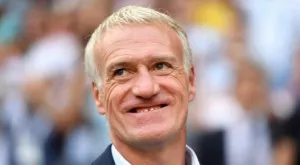 Дешан: Подготвям отбора за мач, в който Кавани ще играе