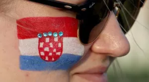 ВИДЕО: Феновете на Хърватия огласиха "Лужники" със "Слава, Украйна"