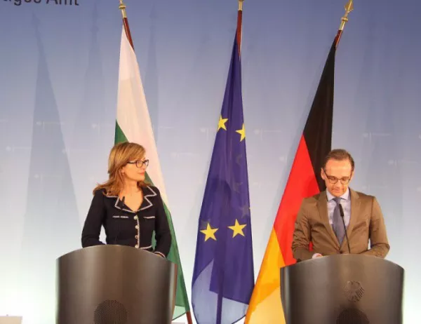 Захариева и външният министър на Германия: За мигрантите - само общо решение на ЕС