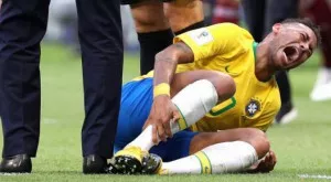 Неймар, жалък си, спри се! (ВИДЕО)