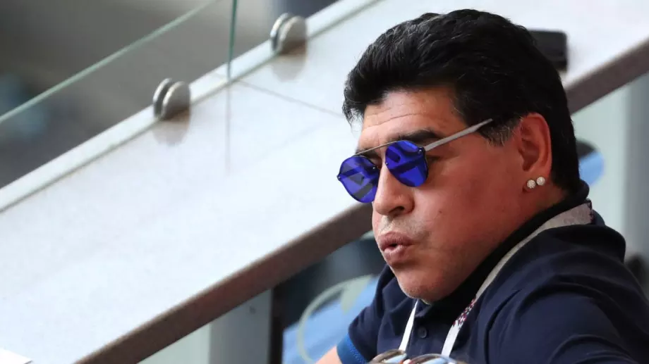 Изписват Марадона от болницата, но го изпращат в клиника за зависими