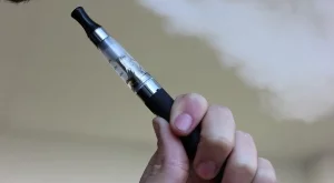 Първи град в САЩ забрани електронните цигари