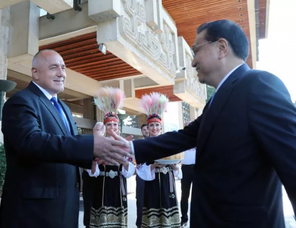 Китайският премиер кацна в България