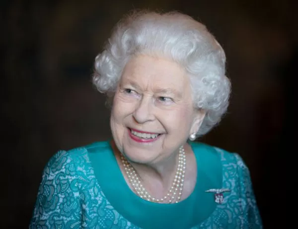 Кралица Елизабет II пропусна кръщенето на принц Лиус