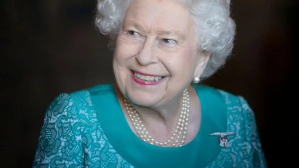 Елизабет II ще отстъпи престола до три години?