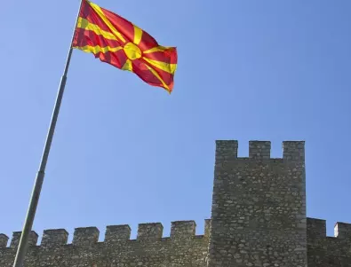 Атанас Величков: В РС Македония рушим паметници, но драпаме към Европа  