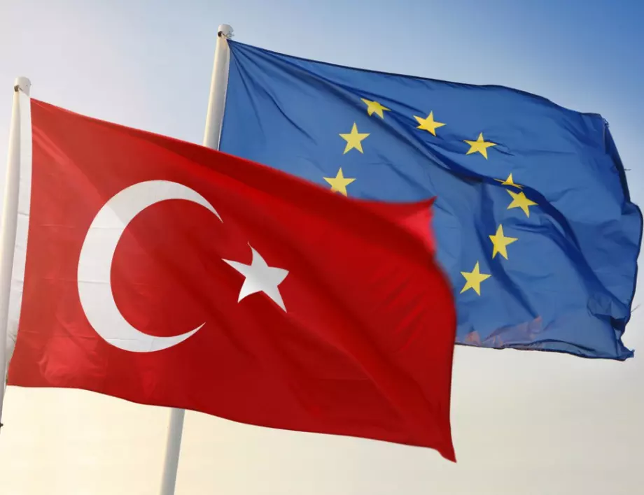 Възможно ли е пандемията от COVID-19 да сближи Турция и ЕС?
