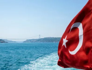 Турция: Още 10 000 държавни служители ще бъдат уволнени от работа