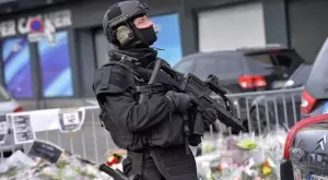 {{ otherArticle[0].article.title }}