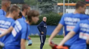 {{ otherArticle[0].article.title }}