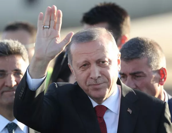 Преизбраха Ердоган за председател на управляващата партия в Турция