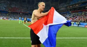 Ново скандално видео: Подпийналият Вида пее "Слава, Украйне, Белград гори"