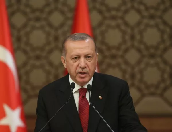 Ердоган: Няма да коленичим пред икономическите манипулации на САЩ